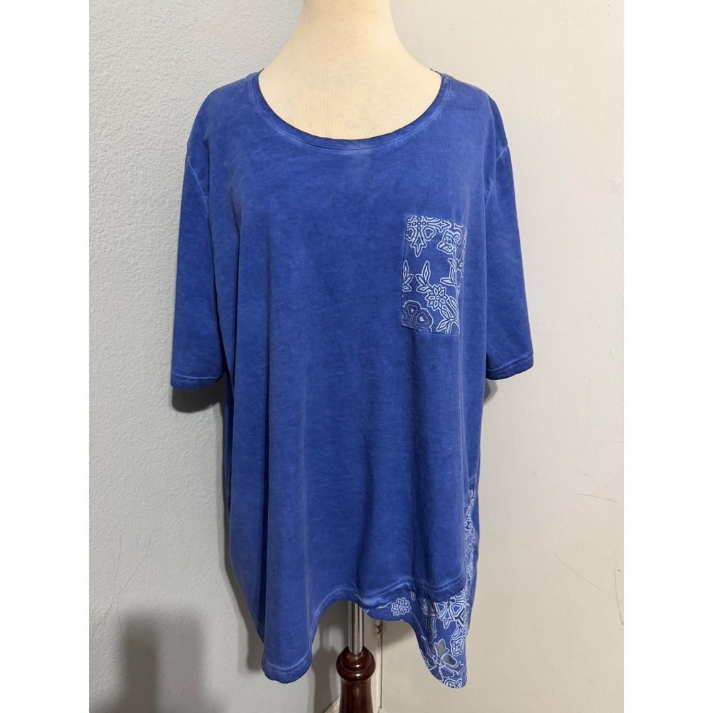100% Cotton Womens T-Shirt‎ Size 3X Blue Mineral Wash Floral Asymmetrical Pocket